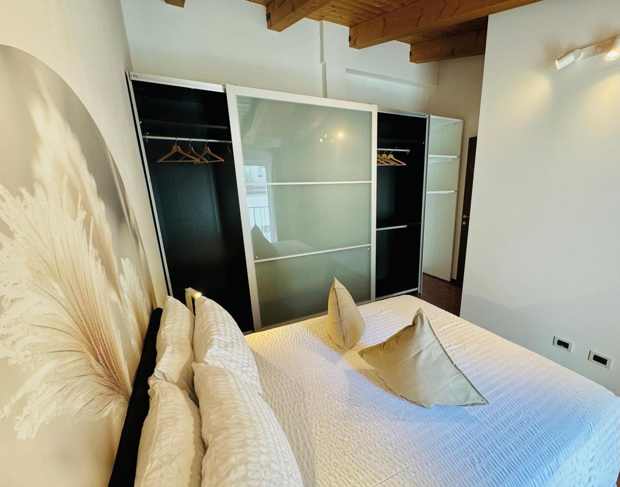 Crops City Stay Apartment 14 Триест Екстериор снимка