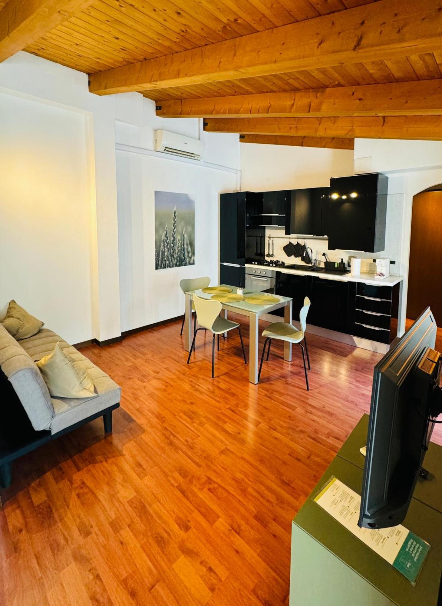 Crops City Stay Apartment 14 Триест Екстериор снимка