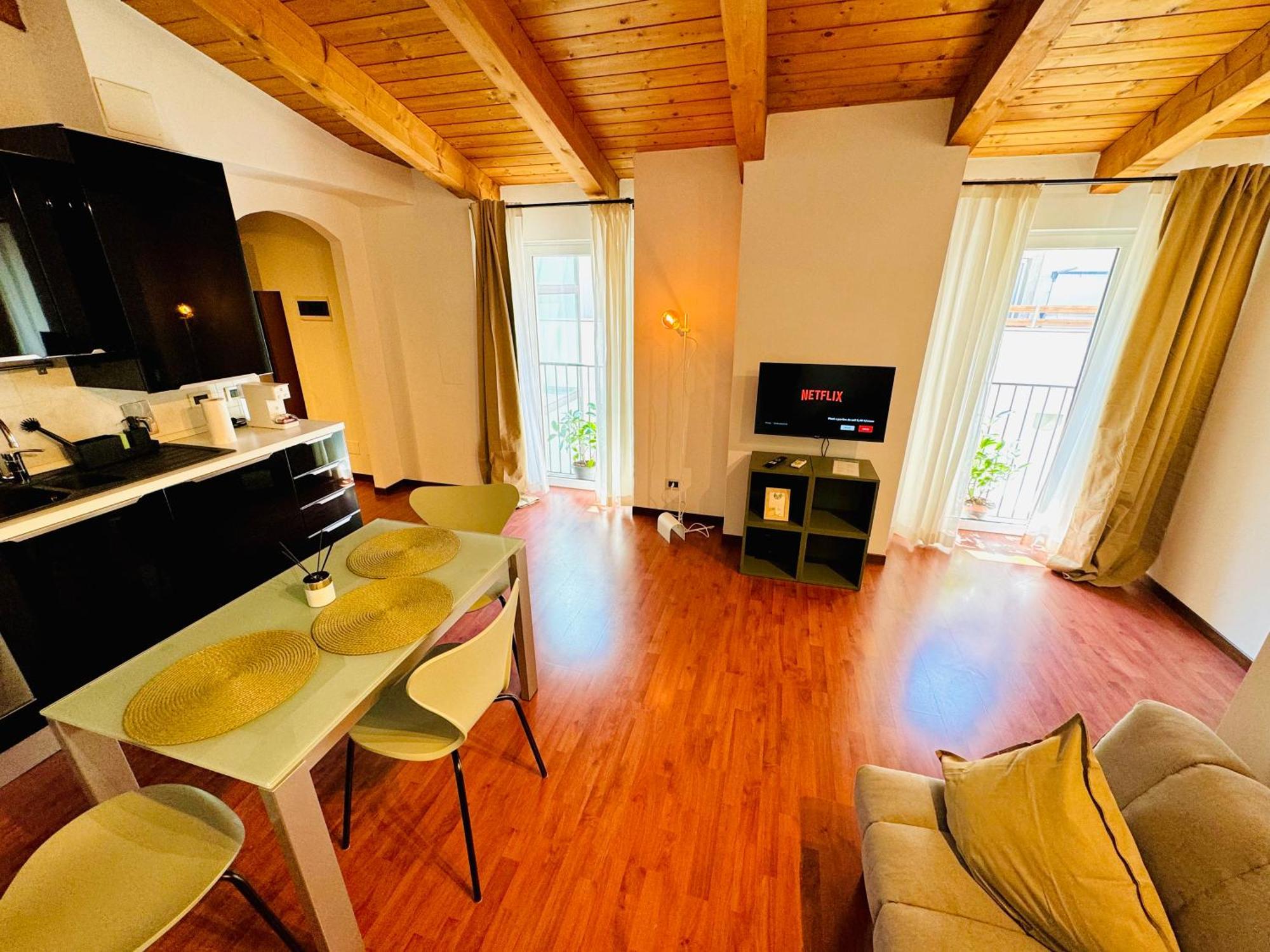 Crops City Stay Apartment 14 Триест Екстериор снимка